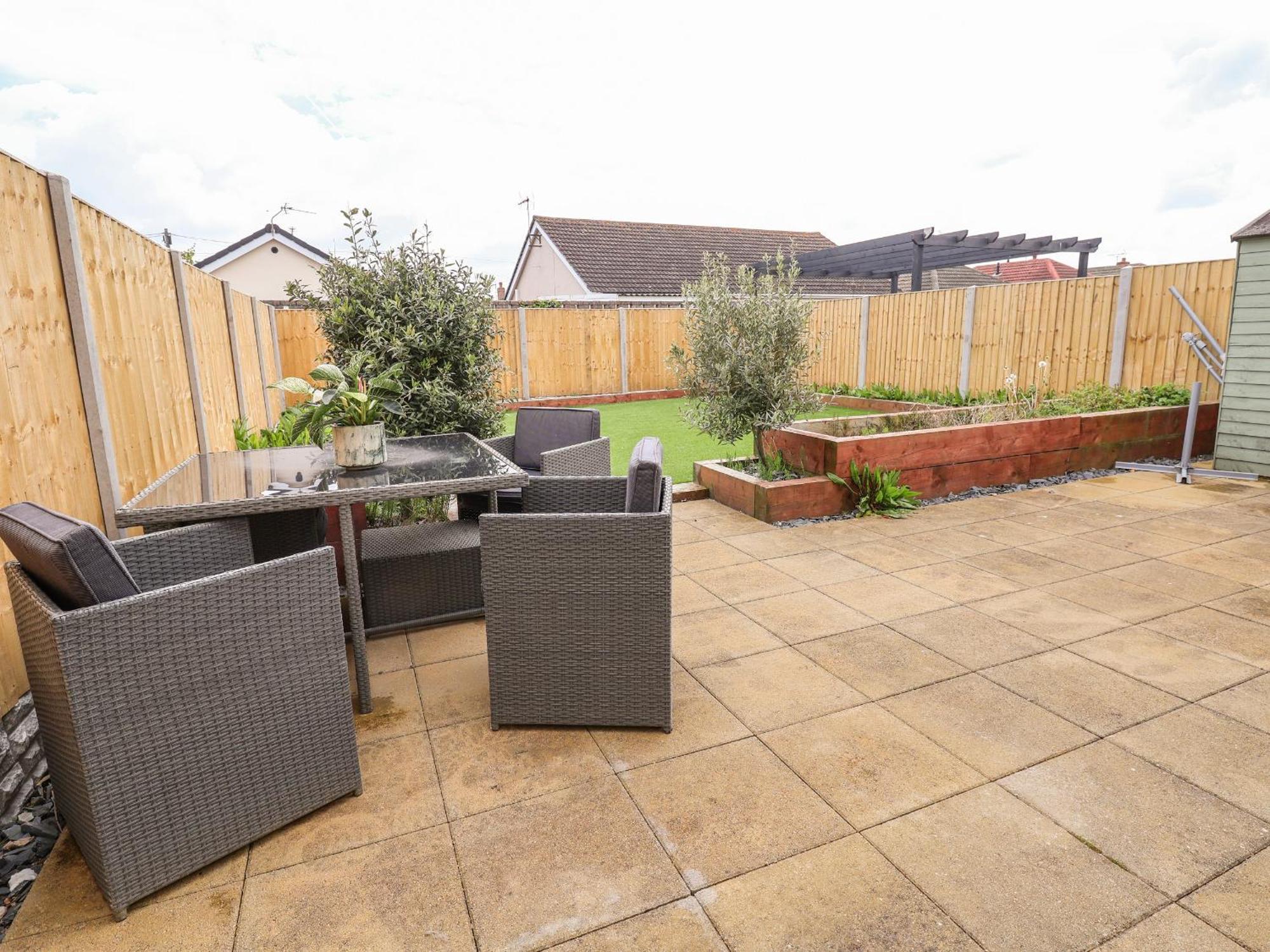 6 Cwrt Griffiths Villa Rhyl Exterior photo